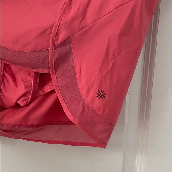 Athleta Mesh Racer Run Mid Rise 4 Short - Picture 3 of 5